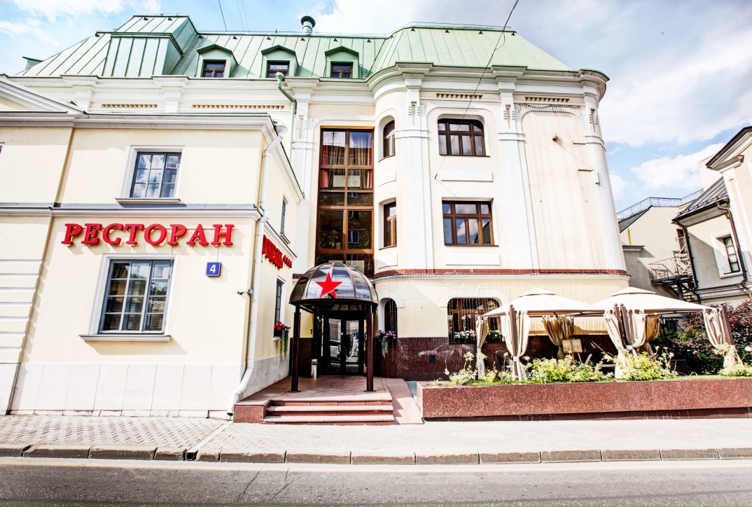 Отель «На Казачьем» и гостиница «НИКОНОВКА» продолжают свою работу в штатном режиме